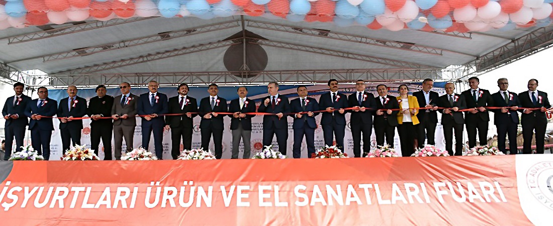Bursa'da "İşyurtları Ürün Ve El Sanatları Fuarı" Açıldı